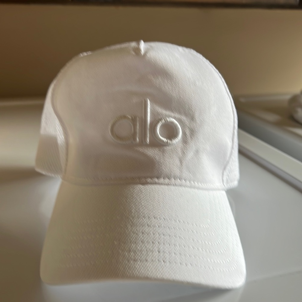 Alo trucker hat